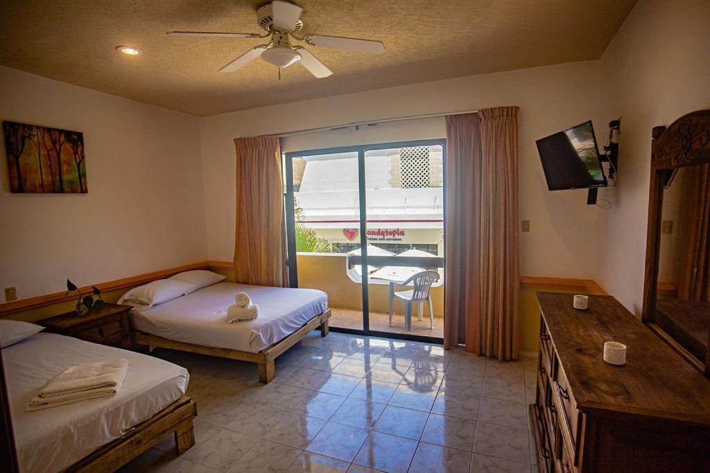 Hotel Vista Caribe 5Ta Av A 5 Pasos De La Playa Playa del Carmen Buitenkant foto